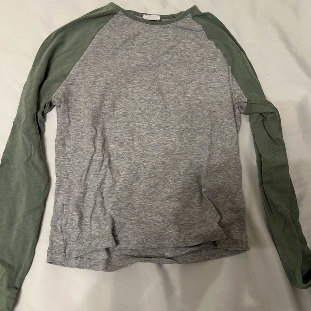 Cotton On Gray and Green Raglan Shirt